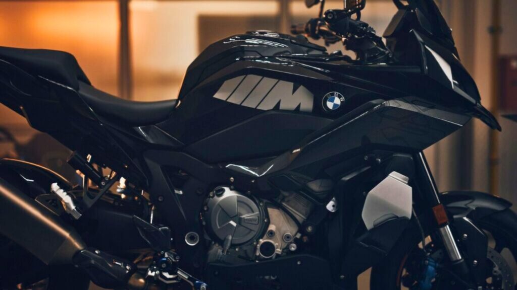 bmw m 1000 xr